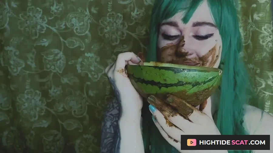 DirtyBetty - Watermelon Head [FullHD 1080p] Fetish Scat (653 MB)