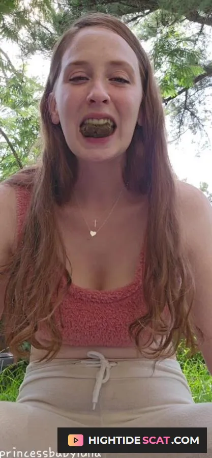 PrincessBabyLuna - Swallowing For The First Time [UltraHD 2K] Solo, Outdoor (2.10 GB)