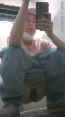 Spy Cam - Holds his white panties so as not to piss himself [FullHD 1080p1 Solo, WC (1.15 GB)
