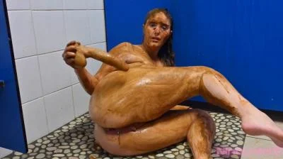 The Shit Showers - I Play With My Shit - Of The Campsite And I Get Caught! [UltraHD 4K] Dildo, Masturbation (1.67 GB)