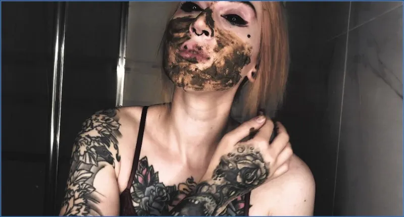 Download SweetBettyParlour: Shitting, Solo, Smearing and Shit Eating Hightide-Scat.com