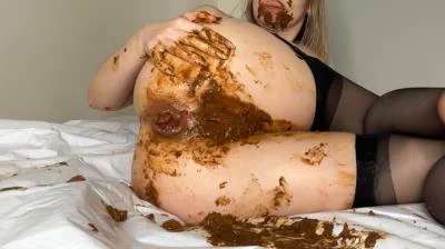 Extreme Violette - Panty Stuffing and Anal Beads [UltraHD 4K1 Pooping Girls, Solo (3.48 GB)