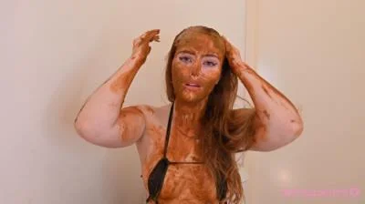 Ninounini - TOILET SLUT [UltraHD 4K] Smearing (4.97 GB)