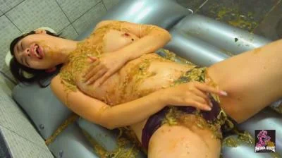 個撮 喉奥鬼調教 爆裂噴射ゲロ 2 - Japanese girls eating, puking and masturbating in own vomit [FullHD 1080p] Vomit, JAV (1.51 GB)