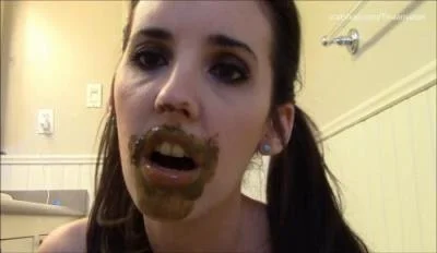 TinaAmazon - TinaAmazon - School girl sucks her shit for daddy [FullHD 1080p1 scat (838.9 MB)