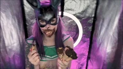 DirtyBetty - Fan with unusual ice shit cream [FullHD 1080p] Big Pile, Fetish (441 MB)