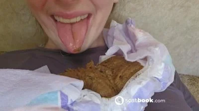 PrincessBabyLuna - Diaper do you want to smell it? [FullHD 1080p1 Solo, Diaper (33.3 MB)