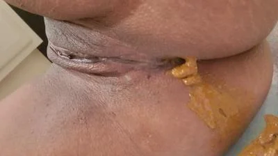 UniElla - Pee and poop ass and pussy close up [HD 720p1 Shitting Girls, Solo (10.4 MB)