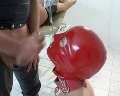 Die Einflussnahme [DVDRip] Spanking Whips, Piss Golden Shower (700.7 MB)