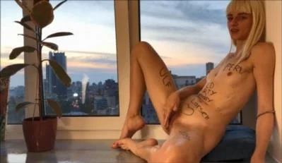 Emily White [FullHD 1080p] Toys, Small Tits (283 MB)