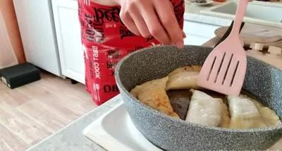 Chebureks with shit [HD 720p] Masturbation, Toilet (264.56 MB)