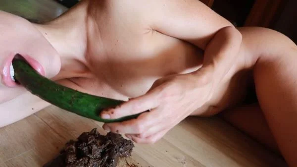 Sabrina Dacos - Cool As a Cucumber [FullHD 1080p] Defecation, Solo (216 MB)