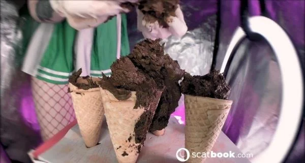 Fan with  unusual  ice cream [FullHD 1080p] Stuhlgang Porno (212.56 MB)