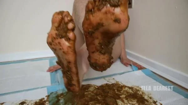 Ella Dearest aka Efro Ella - Barefoot Poop Trampling [HD 720p] Solo, Defecation (42.3 MB)