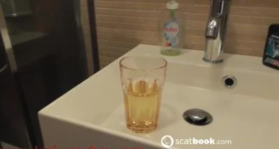 Smiley and Nikki pee for you [FullHD 1080p] Pissing, Femdom (172.89 MB)