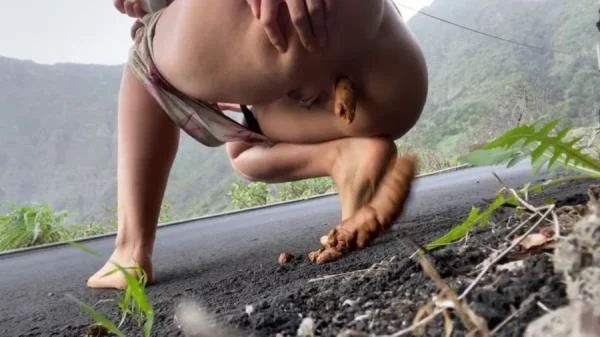 Linda aka VeganLinda - Best Of CRAZY Poo Pee Canary Islands Part 2 [HD 720p] Solo, Poop (1.80 GB)