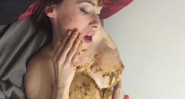 Playing with my boyfriends GIANT poop [HD 720p] Stuhlgang Porno (449.15 MB)