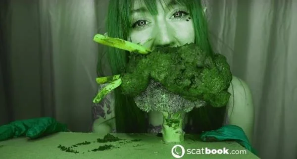 I am the Green Giant [HD 720p] Stuhlgang Porno (223.96 MB)