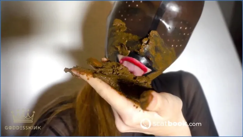 Download Filthy Face Smearing - Godess Kink aka TeenScatGoddess Hightide-Scat.com