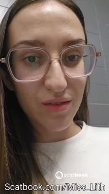 Miss Lith - Shitting 22 [SD] Humiliation, Amateur (65.4 MB)