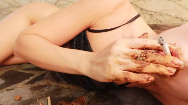 Sabrina Dacos - Smoking Lounge [FullHD 1080p] Solo, Toy (210 MB)