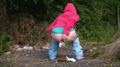 Mia Skye aka MiaRoxxx - A Walk In The Park [HD 720p] Defecation, Dirty Anal (12.4 MB)