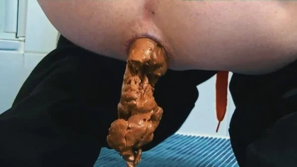 Mia Skye aka MiaRoxxx - BIG Closeup Shit [HD 720p] Pooping (10.2 MB)