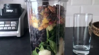 Ella Dearest aka Efro Ella - Afternoon Smoothie Gassy Poop [HD 720p] UK, Poop (45.8 MB)