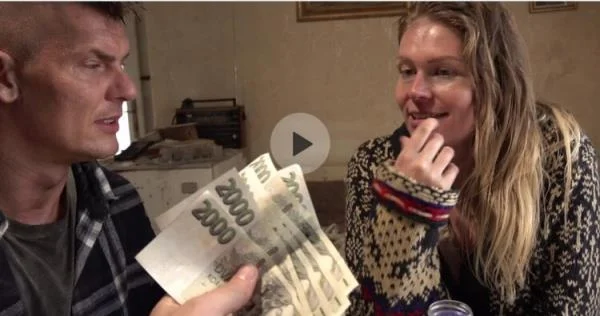 Klaudie aka Claudia Macc - Food porno orgie v 7. měsíci těhotenství [HD] pissing, natural tits (429.4 MB)