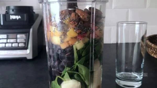 Ella Dearest aka Efro Ella - Afternoon Smoothie Gassy Poop [HD 720p] UK, Poop (45.8 MB)