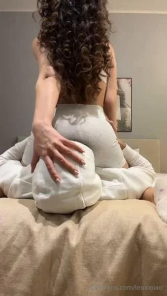 Farting Lena - Lena OnlyFans 06 [SD] Homemade,   Solo (21.6 MB)