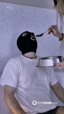 Miss Infinity - PRIMERA VEZ CON MI RETRETE HUMANO FIRST TIME WITH MY HUMAN TOILE [SD] Latex, Femdom (151 MB)