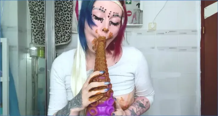 Download Sweet Betty Parlour smears shit with a tentacle 4K 2160p Hightide-Scat.com