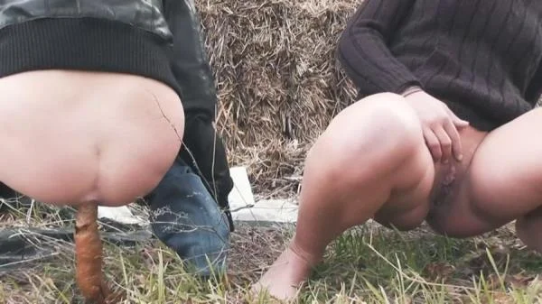 Mia Skye aka MiaRoxxx - Outdoor Pooping With My Friend [HD 720p] Germany, Dirty Anal (13.6 MB)