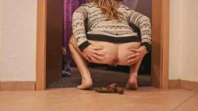 Mia Skye aka MiaRoxxx - Going To Bed [HD 720p] Germany, Dirty Anal (11.2 MB)