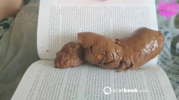 Kitty Skatt - The Book Critic This Book [FullHD 1080p] Solo, Fetish (1.64 GB)