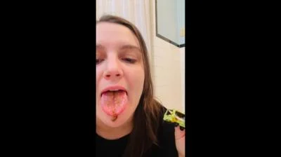 Layla Lee - Toy Cars And Shit EXPLOSION [FullHD 1080p] Amateur, Defecation (1.32 GB)