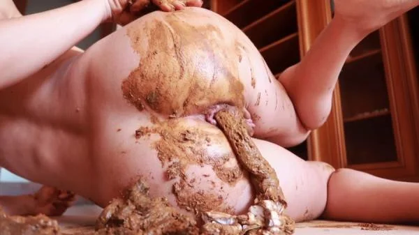 Sabrina Dacos - Thong Twister [FullHD 1080p] Defecation, Solo (148 MB)