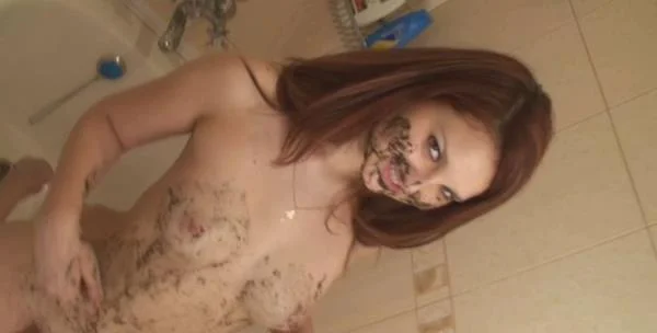 Kichevaya - Shit Scene 2 [HD 720p] Solo, Defecation (308 MB)