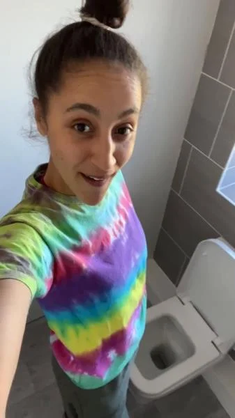 Ella Dearest aka Efro Ella - Silence In The Toilet [FullHD 1080p] Solo, Defecation (74.5 MB)