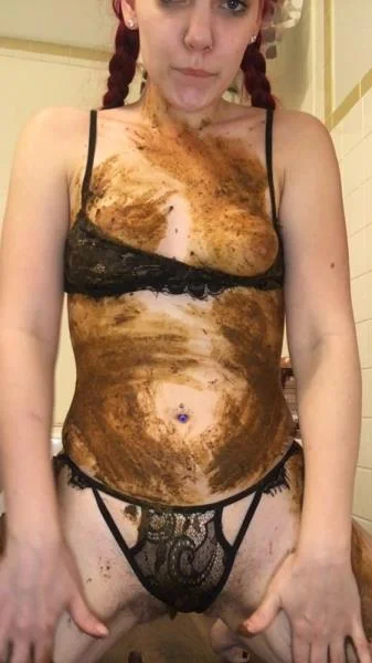 Scatqueen420 - Thanksgiving Dinner Shit [SD] Toilet, Smearing (301 MB)