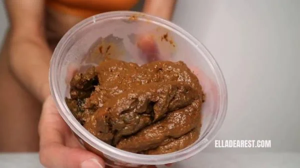 TAKES THREE GOS TO UNLOAD [HD 720p] Solo, Defecation (87.7 MB)