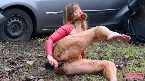 EAT DOG SHIT FOR CHRISTMAS [UltraHD 4K] Outdoor, Toy Play (4.30 GB)