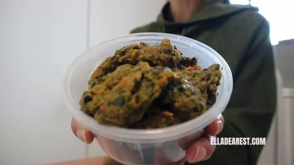 VEGGIE DELIGHT [HD 720p] Solo, Defecation (29.4 MB)