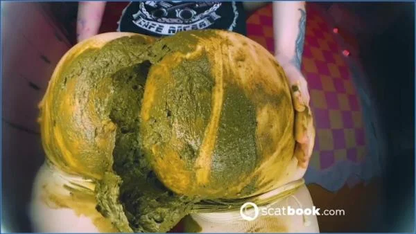 This warm pillow will cover your face! [FullHD 1080p] (156.81 MB)