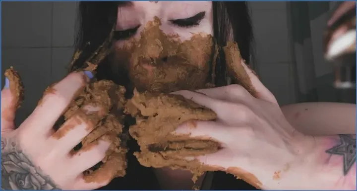 Download Crazy Baby Play With Her Own Poo - DirtyBetty, Shitting & Smearing Hightide-Scat.com