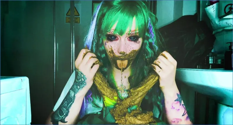 Download Sweet Betty Parlour's Shitting Escapade, Russian Hightide-Scat.com