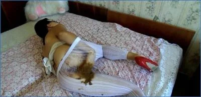 White Pantyhose Full of Shit [FullHD 1080p] (980.4 MB)