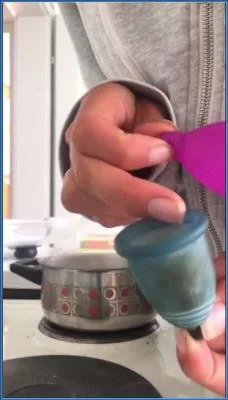 7 Days Every Pee & Shit & Period (1) [SiteRip] (1.35 GB)