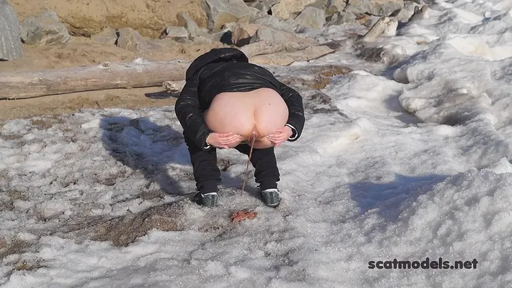 Download Solo Scat Girl Delivers a Slow, Steady, and Grimy Dump on Camera Hightide-Scat.com